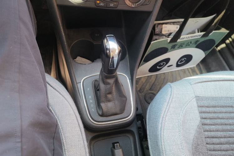 Used Volkswagen Polo 2016 1.4L Automatic Trendy Model Gear Lever