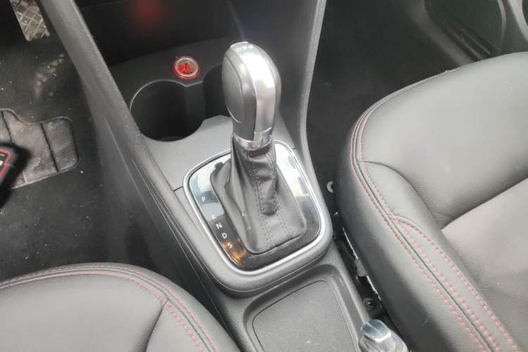 Used Volkswagen Polo 2016 1.6L Automatic Comfort Model Gear Lever