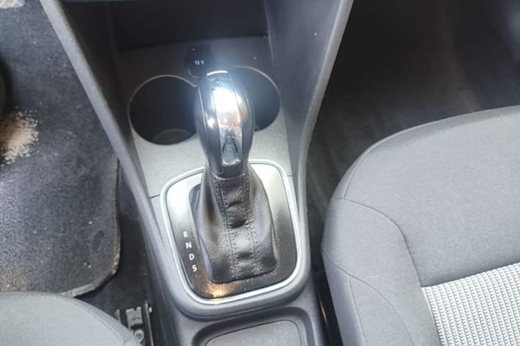 Used Volkswagen Polo 2016 1.4L Automatic Trendy Model Gear Lever