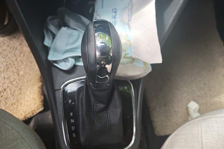 Used Volkswagen Polo 2016 1.6L Automatic Comfort Model Gear Lever