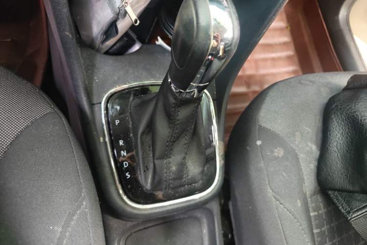 Used Volkswagen Polo 2016 1.6L Automatic Comfort Model Gear Lever