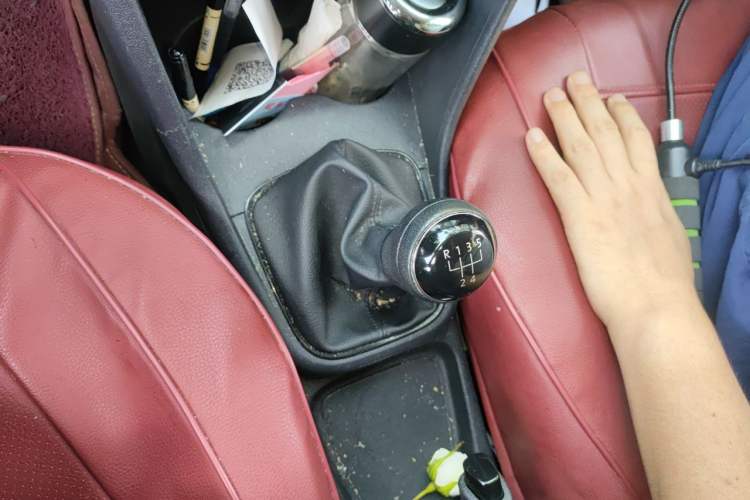 Used Volkswagen Polo 2016 1.4L Manual Fashion Model Gear Lever