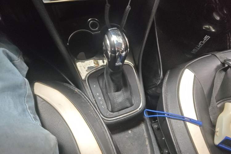 Used Volkswagen Polo 2016 1.4L Automatic Trendy Model Gear Lever