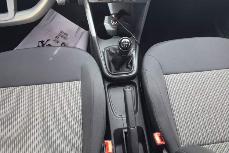 Used Volkswagen Polo 2016 1.4L Manual Fashion Model Gear Lever