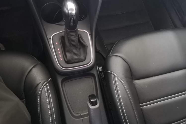 Used Volkswagen Polo 2016 1.4L Automatic Trendy Model Gear Lever