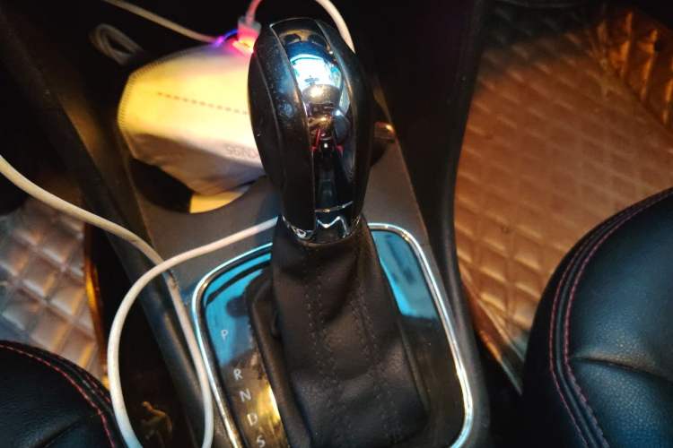 Used Volkswagen Polo 2016 1.6L Automatic Comfort Model Gear Lever