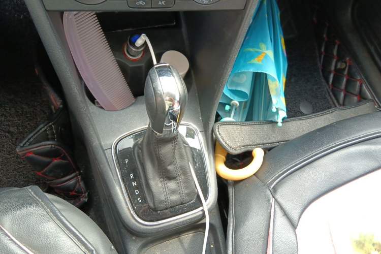 Used Volkswagen Polo 2016 1.6L Automatic Comfort Model Gear Lever