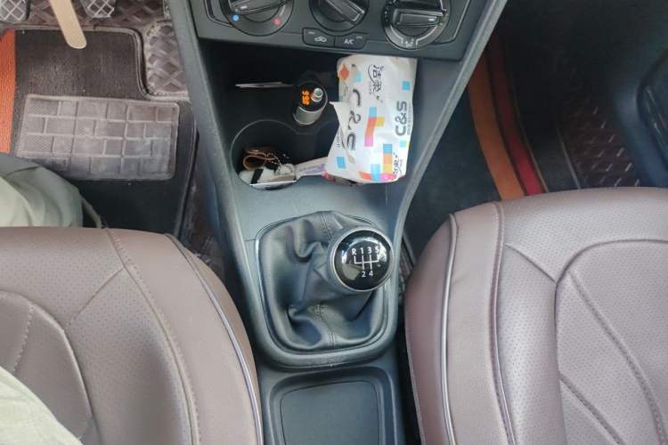 Used Volkswagen Polo 2016 1.4L Manual Fashion Model Gear Lever