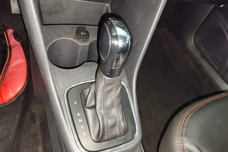 Used Volkswagen Polo 2016 1.4L Automatic Trendy Model Gear Lever