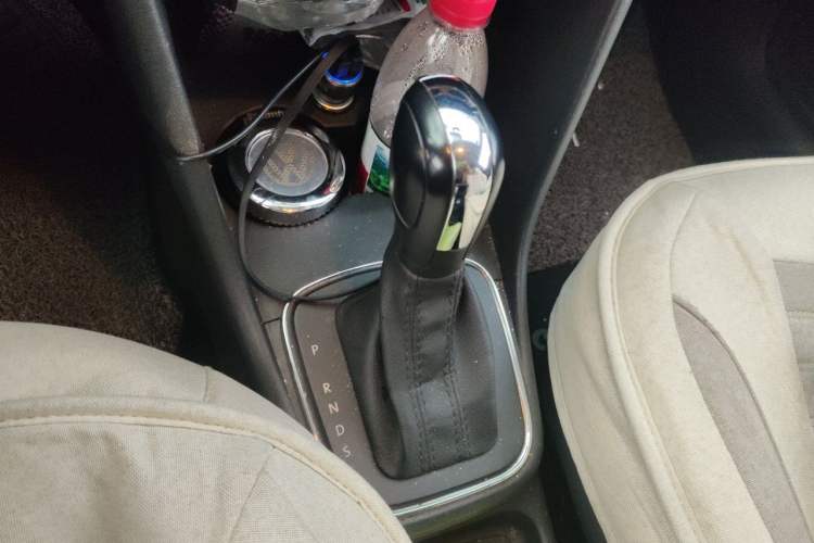 Used Volkswagen Polo 2016 1.4L Automatic Trendy Model Gear Lever