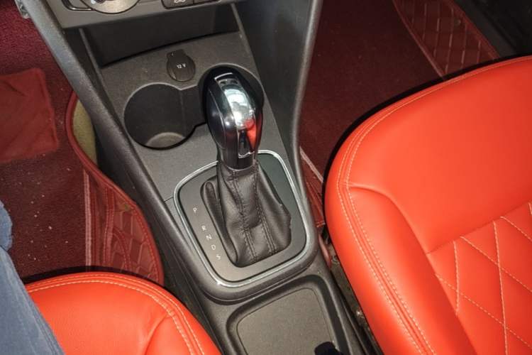 Used Volkswagen Polo 2016 1.4L Automatic Trendy Model Gear Lever