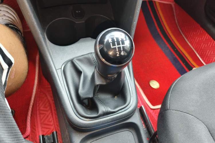 Used Volkswagen Polo 2016 1.4L Manual Fashion Model Gear Lever