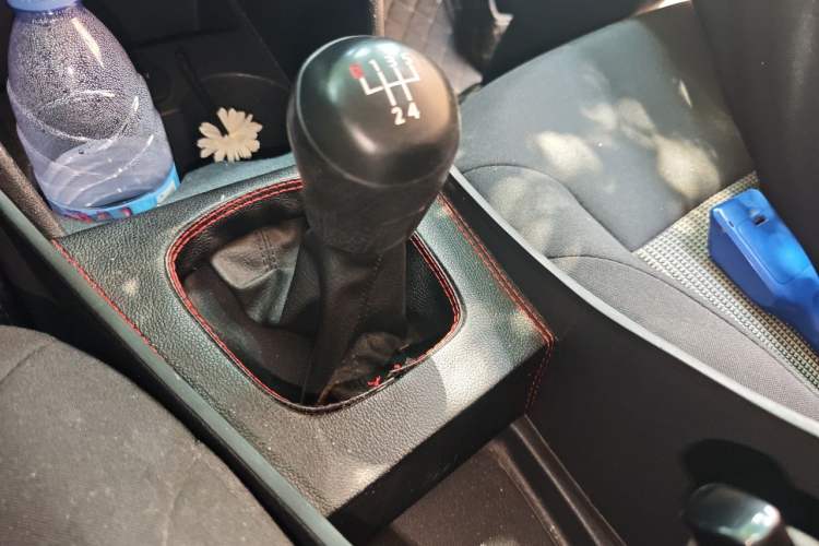 Used Volkswagen Polo 2016 1.4L Manual Fashion Model Gear Lever