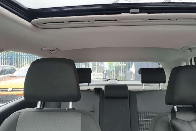Used Volkswagen Polo 2016 1.6L Automatic Comfort Model Headliner