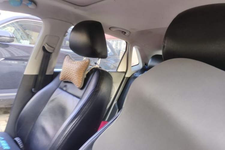 Used Volkswagen Polo 2016 1.6L Automatic Comfort Model Headliner