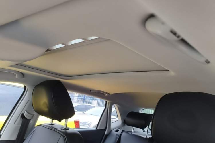Used Volkswagen Polo 2016 1.6L Automatic Comfort Model Headliner