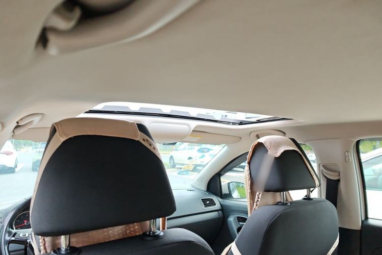 Used Volkswagen Polo 2016 1.6L Manual Comfort Model Headliner