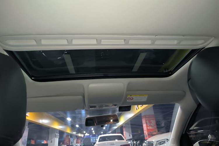 Used Volkswagen Polo 2016 1.6L Automatic Comfort Model Headliner