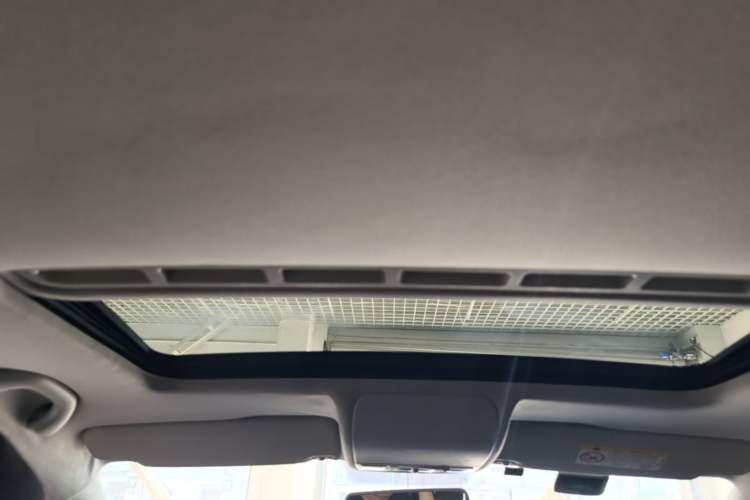 Used Volkswagen Polo 2016 1.6L Automatic Comfort Model Headliner