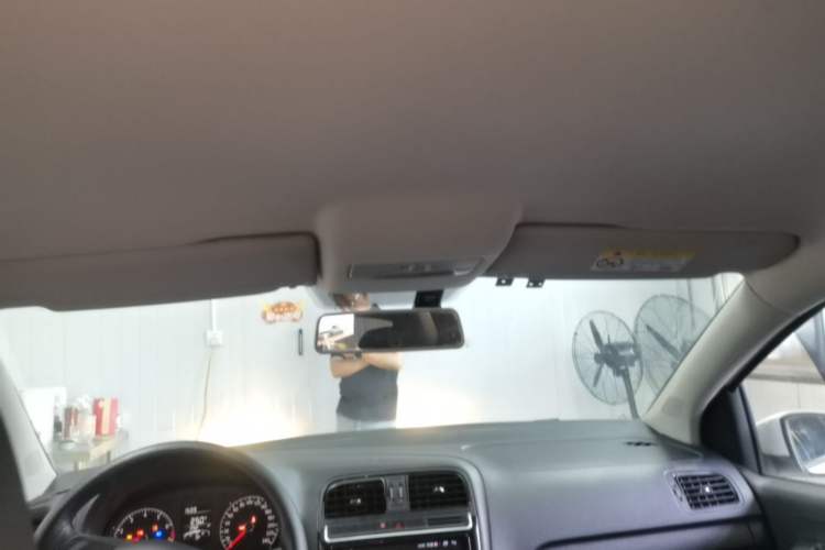 Used Volkswagen Polo 2016 1.4L Manual Fashion Model Headliner