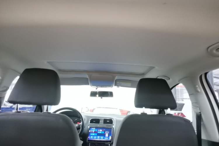 Used Volkswagen Polo 2016 1.6L Automatic Comfort Model Headliner