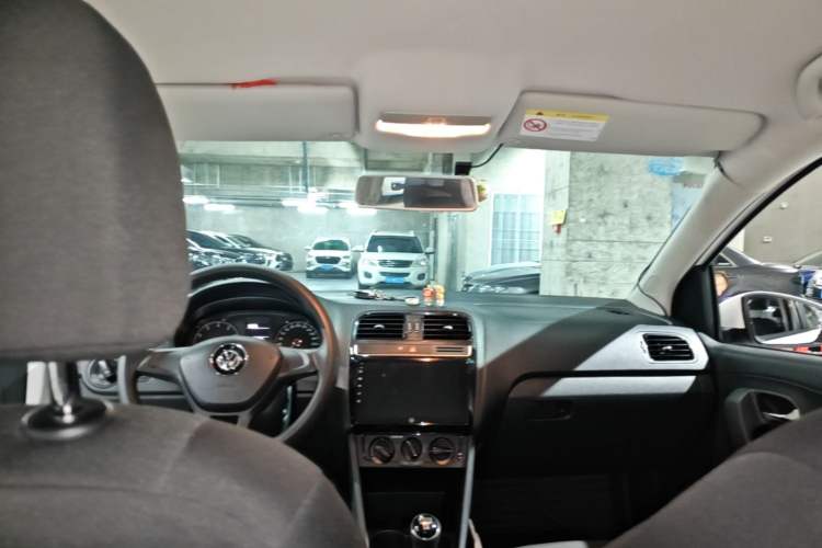 Used Volkswagen Polo 2016 1.4L Manual Fashion Model Headliner