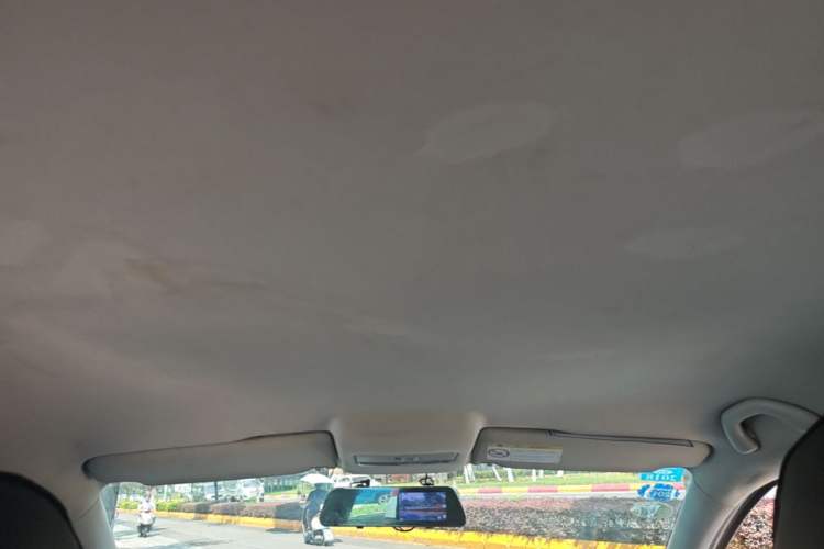 Used Volkswagen Polo 2016 1.4L Manual Fashion Model Headliner