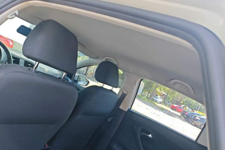 Used Volkswagen Polo 2016 1.4L Manual Fashion Model Headliner