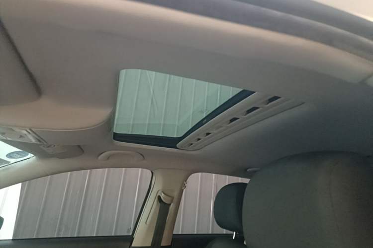 Used Volkswagen Polo 2016 1.6L Automatic Comfort Model Headliner
