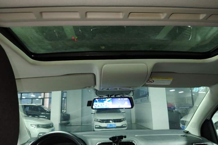 Used Volkswagen Polo 2016 1.6L Automatic Comfort Model Headliner
