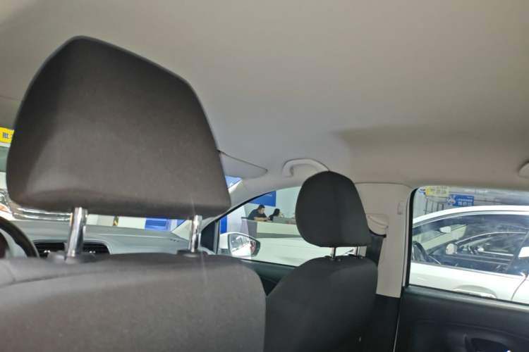 Used Volkswagen Polo 2016 1.4L Manual Fashion Model Headliner