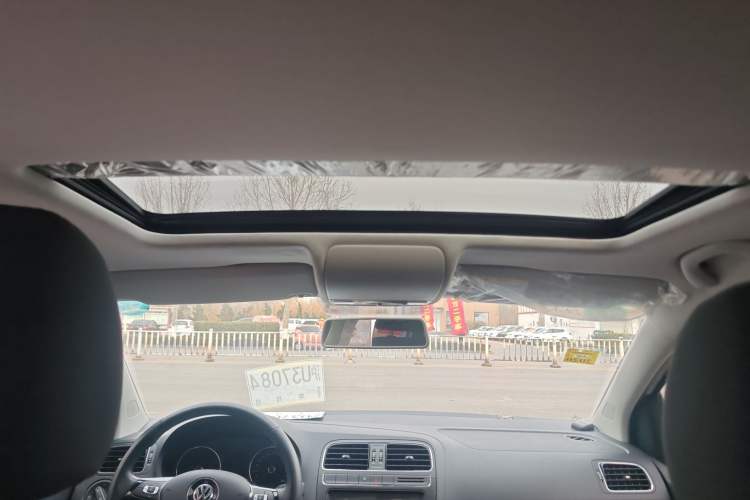 Used Volkswagen Polo 2016 1.6L Automatic Comfort Model Headliner