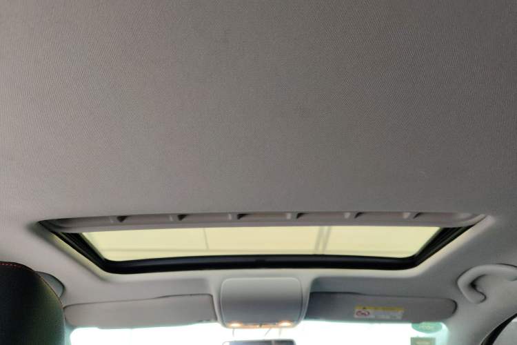 Used Volkswagen Polo 2016 1.6L Automatic Comfort Model Headliner