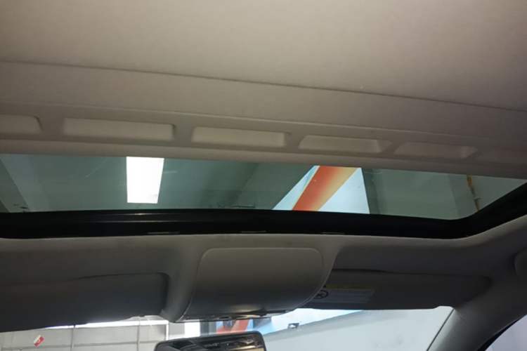 Used Volkswagen Polo 2016 1.6L Automatic Comfort Model Headliner