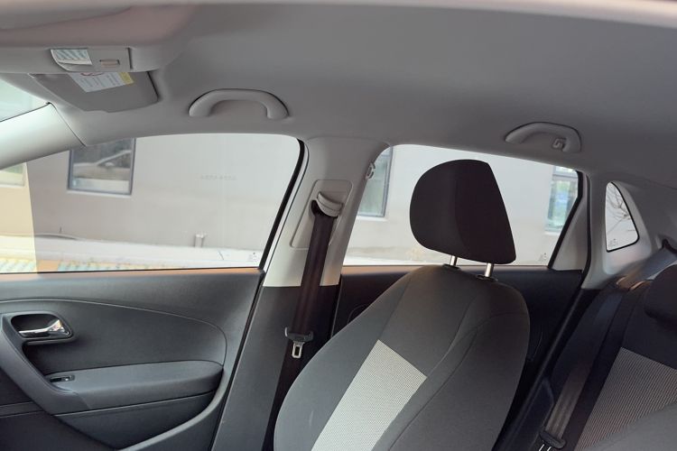 Used Volkswagen Polo 2016 1.4L Manual Fashion Model Headliner