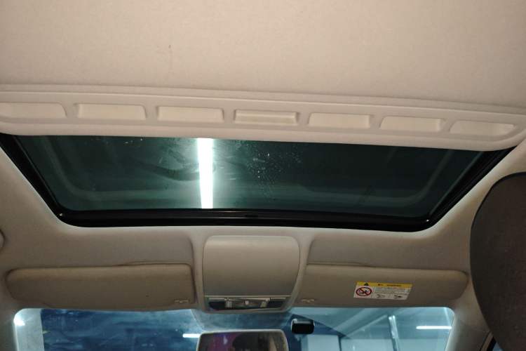 Used Volkswagen Polo 2016 1.6L Automatic Comfort Model Headliner