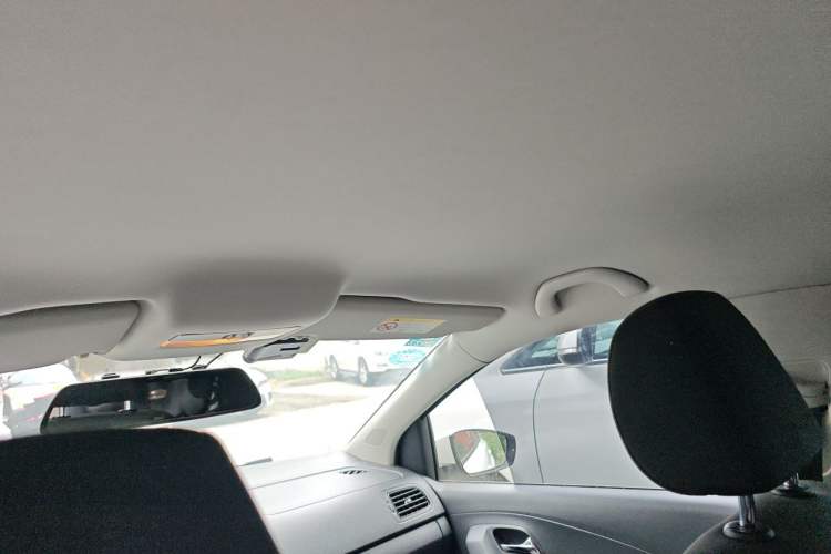 Used Volkswagen Polo 2016 1.4L Manual Fashion Model Headliner