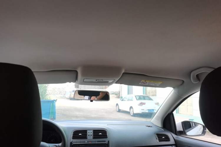 Used Volkswagen Polo 2016 1.4L Manual Fashion Model Headliner
