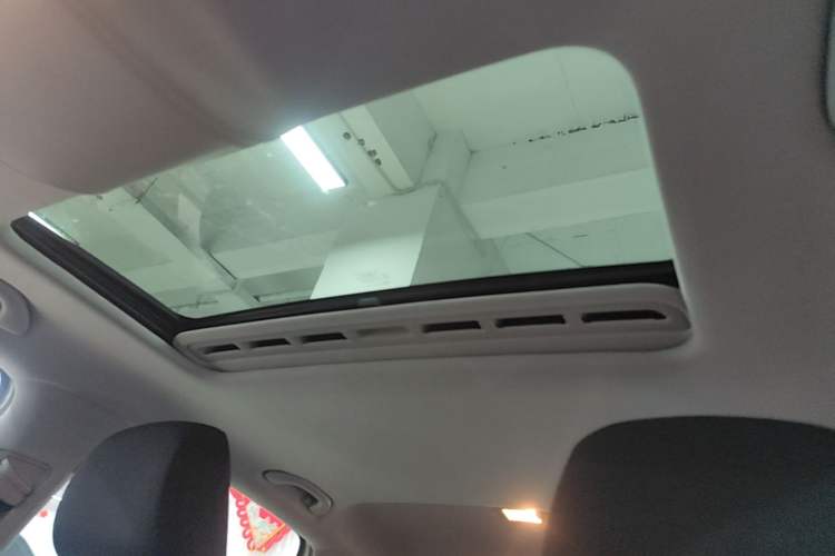 Used Volkswagen Polo 2016 1.6L Automatic Comfort Model Headliner