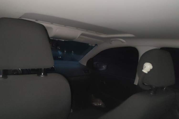 Used Volkswagen Polo 2016 1.6L Automatic Comfort Model Headliner