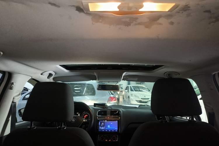 Used Volkswagen Polo 2016 1.6L Manual Comfort Model Headliner