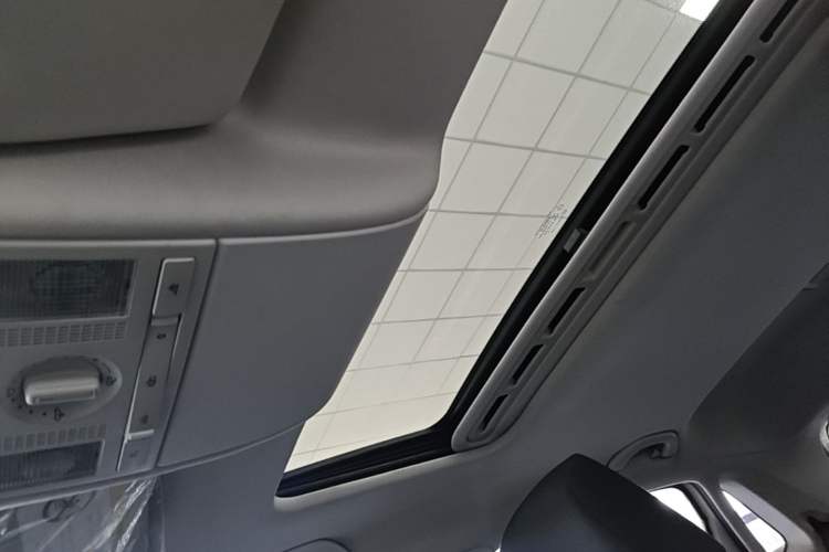 Used Volkswagen Polo 2016 1.6L Automatic Comfort Model Headliner