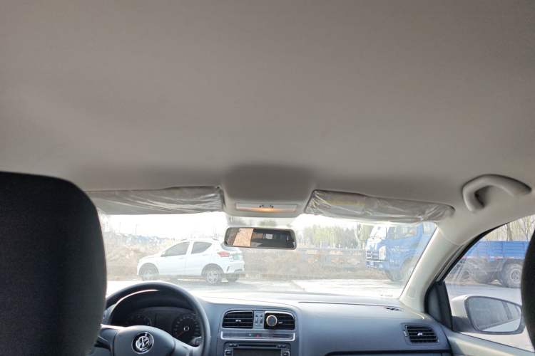 Used Volkswagen Polo 2016 1.4L Manual Fashion Model Headliner