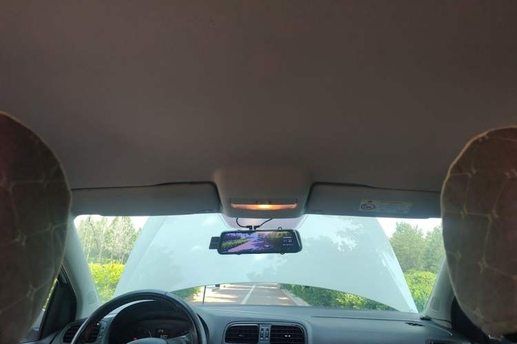 Used Volkswagen Polo 2016 1.4L Manual Fashion Model Headliner