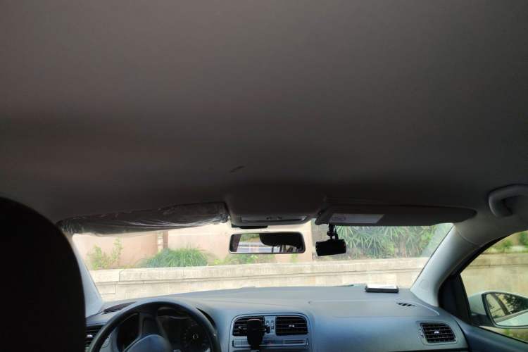 Used Volkswagen Polo 2016 1.4L Manual Fashion Model Headliner