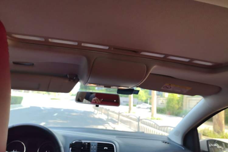 Used Volkswagen Polo 2016 1.6L Automatic Comfort Model Headliner