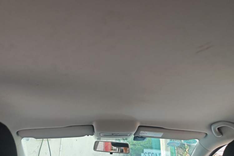 Used Volkswagen Polo 2016 1.4L Manual Fashion Model Headliner