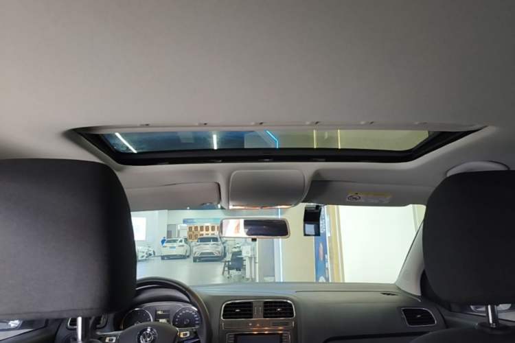 Used Volkswagen Polo 2016 1.6L Automatic Comfort Model Headliner