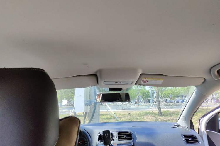 Used Volkswagen Polo 2016 1.4L Manual Fashion Model Headliner