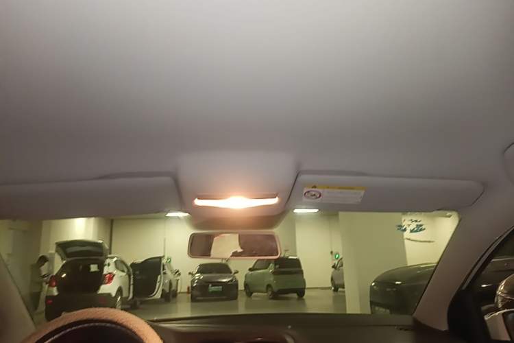 Used Volkswagen Polo 2016 1.4L Manual Fashion Model Headliner